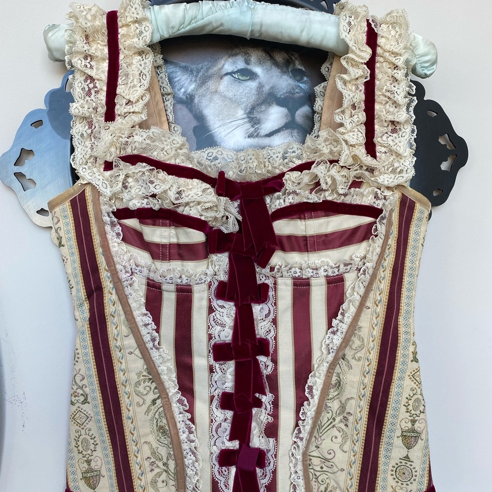 COPY - F/W 1993/94 DOLCE & GABBANA Runway Cream & Pink Lace Trim Corset Bustier…
